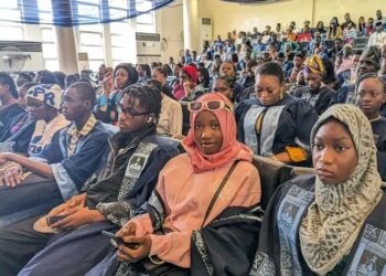 Shun Vices, Provost Tells Students