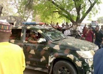 PICTORIAL: Soldiers Guard Deposed Emir Bayero As Tension Mounts In Kano