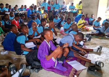 NDDC Donates 100 Desks To Rivers School
