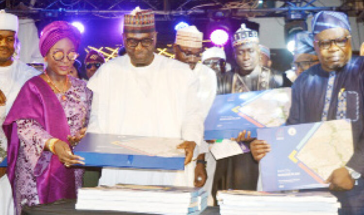 L-R; Grand Kadi, Justice AbdulLateef Kamaldeen, Amb. Olufolake
AbdulRazaq, Kwara State Governor AbdulRahman AbdulRazaq, and the
Speaker, Kwara State House of Assembly, Engr Yakubu Danladi-Salihu at
the launch of Ilorin masterplan/  smartcity in Ilorin on Wednesday.
PHOTO: ABDULLAHI OLESIN