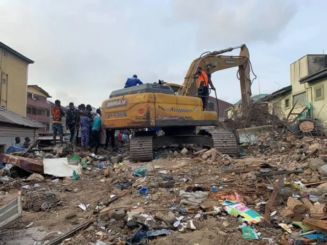 100 Shanties For Demolition On Lagos Island 1 Lagos three storey building collapse2 640x480 1
