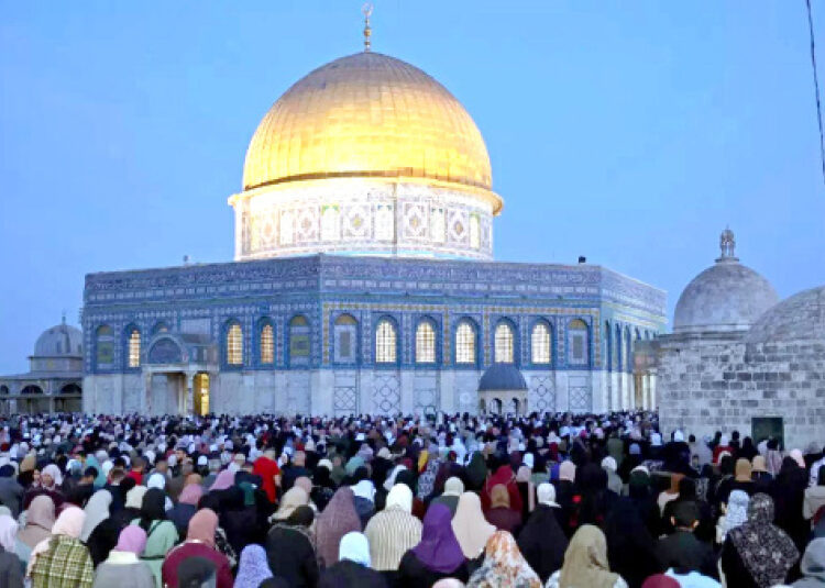 Faithfuls praying at the Al Aqsa mosque, Palestine