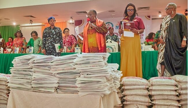 Akwa Ibom Gov Gives House, Cash To Widow 1 Akwa Ibom Gov Gives House Cash To Widow
