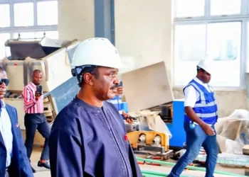 FG Initiates Dual-Fuel Retrofit For NRC Locomotives To Slash Cost