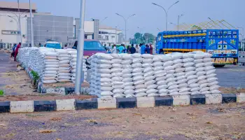 Kwara Distributes Fresh 18,000 50kg Bags Of Maize, Sorghum To Vulnerables 1 Kwara 2