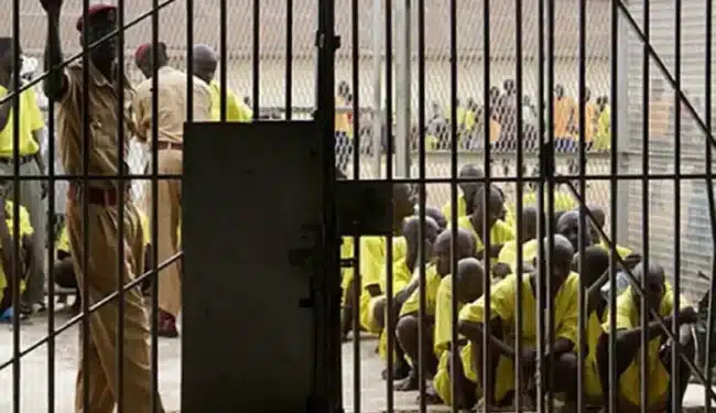 Inmate Escapes From Delta Correctional Centre 1 Nigeria correctional centre e1681893854108 650x375 1