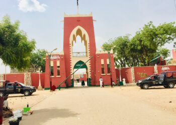 PICTORIAL: Police Displace Hunters Guarding Emir Sanusi II At Kano’s Main Palace