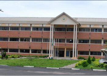 UNIOSUN Students Get Research Grant, Scholarships