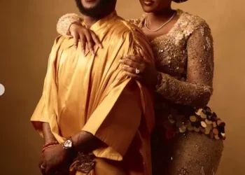 Leaders, Fans Honour Davido, Chioma At Wedding
