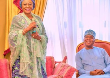 First Lady Remi Tinubu Pays Condolence Visit To Saraki Family