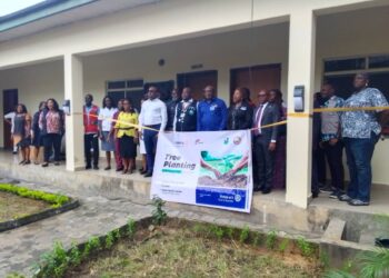 Rivers Rotary Club Donates Solar Power To Akpajo PHC, Renovates Maternity Ward
