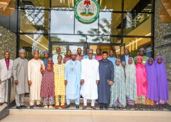 Ribadu Hands Over 16 Rescued Hostages To Zamfara Gov’t