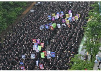 Samsung Workers Declare Indefinite Strike