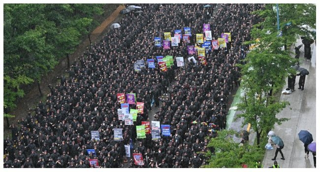 Samsung Workers Declare Indefinite Strike 1 e1d5d277 3ffb 482f a3fa 34b79d3816e5