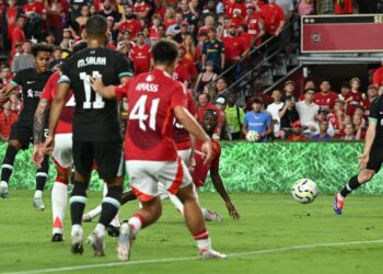 Salah Shines As Liverpool Give Man Utd Early Warning With Preseason Win