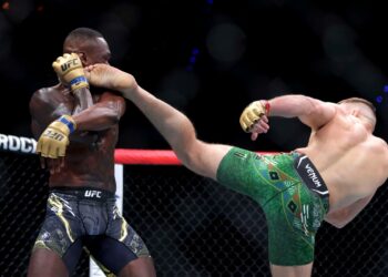 South Africa’s du Plessis Beats Adesanya To Retain UFC Middleweight Title