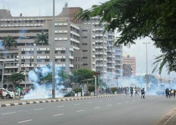 Hunger Protesters Block Bwari, Kubwa Roads, March To Eagle Square