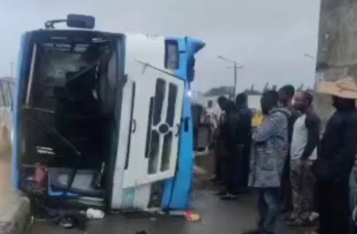 Passengers Injured As Fully-loaded BRT Bus Tumbles In Lagos 1 BRT bus