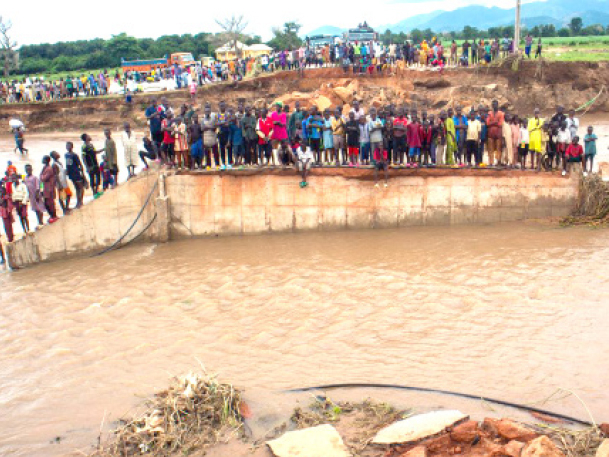 Agony As Collapsed Adamawa Bridge Turns Goldmine For Divers 1 The collapsed bridge