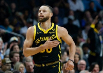 NBA: Curry Signs One-Year Golden State Warriors Extension