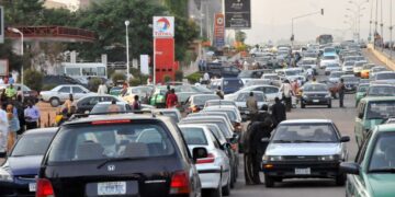 Oil Workers Blame Fuel Queues On Weak Distribution Chain