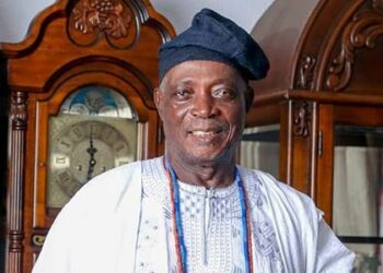 BREAKING: Ladoja Bows To Pressure, Agrees To Become Ibadan Beaded King   