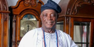 BREAKING: Ladoja Bows To Pressure, Agrees To Become Ibadan Beaded King   