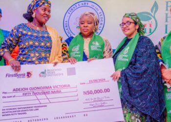 First Lady Tinubu Empowers 1,000 Women Petty Traders In Kogi