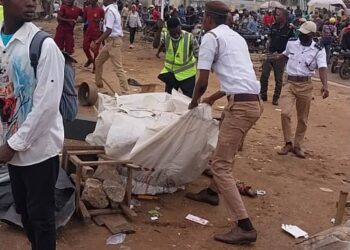 PICTORIAL: Hoodlums Attack Oyo Commissioner, Vandalise Vehicles