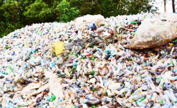 Tackling Dangers Of Poor Plastic Waste Management In W/Africa 1 Waste dumping sigte