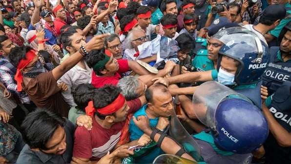 Bangladesh Police Declare Strike, Beg For Forgiveness Over Protests' Handling 1 d4d9aa00 79af 4265 b0e9 5c91333d0292