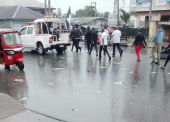 Banks, Shops Shut As Protesters Defy Rains In Akwa Ibom
