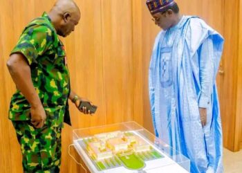 Yobe Gov Meets Chief Of Defense Staff Over Mafa Attack