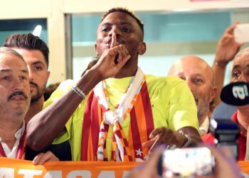 Football Fans Laud Osimhen’s Move To Galatasaray