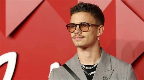 Beckham’s Son Retires From Football At 22 1 Romeo Beckham