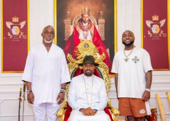 Patrick Doyle Criticises Davido’s Attire During Visit To Olu Of Warri