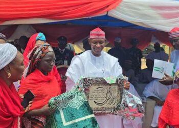 PICTORIAL: Kano Gov Adopts 95 Orphans, Pledges Full Support For Their Future