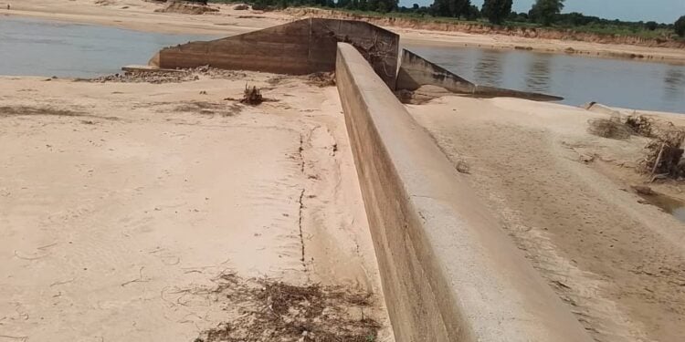 Alau dam