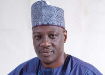 Alleged N5.7bn Fraud: Court Fixes Trial Of Ex-Kwara Gov Ahmed, Commissioner For Dec 3