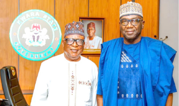 Kwara, Lagos, Ogun Governors, Others For Kollington Ayinla's Album Launch 1 Fuji super star, General Kollington Ayinla( right) and Kwara State governor, AbdulRahman AbdulRazaq during the former's courtesy call to the Government House, Ilorin. PHOTO BY ABDULLAHI OLESIN