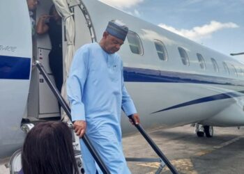 PICTORIAL: Damagum Leads PDP Big Wigs To Ondo To Kick Off Agboola’s Guber Campaign