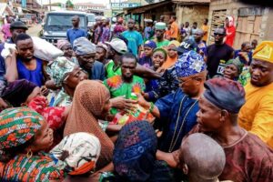 Osun Monarch Oluwo Shares Cash