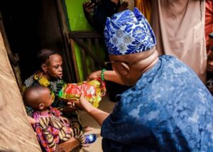 Osun Monarch Oluwo Shares Cash