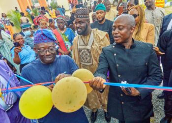 NEXHUB Flags Off 20 Shipment Containers for Export