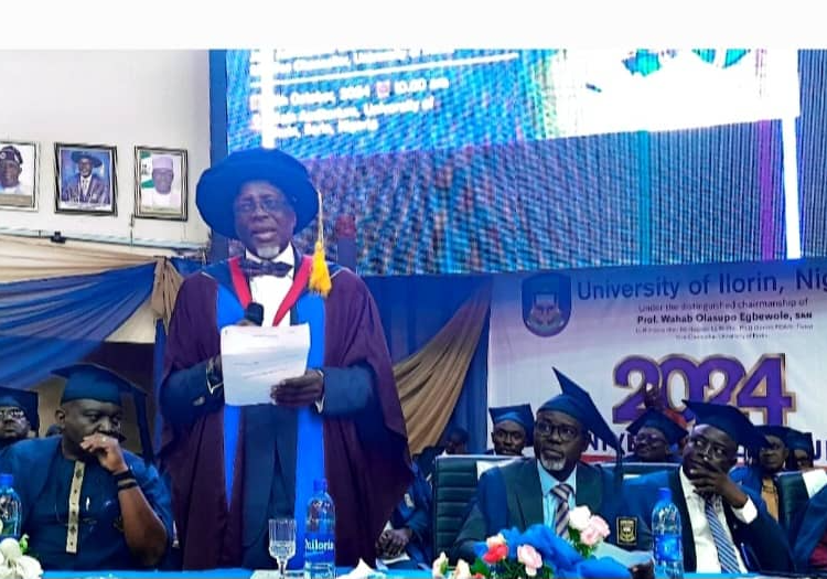 The JAMB registrar, Prof. Is- haq Oloyede, delivering the University of Ilorin lecture series at the university auditorium in Ilorin, Kwara State on Wednesday. Photo by Abdullahi Olesin, Ilorin.