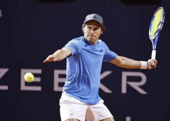 Ex-Uruguagy Star, Diego Forlán, Loses Pro Tennis Debut