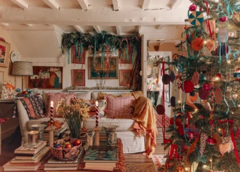 Making Money From Christmas Decorations