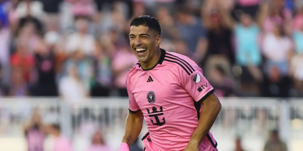 Suarez Gets Additional 3-Game Ban for Spitting Incident