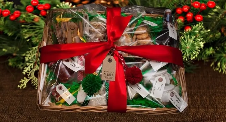 Church Preaches Contentment At Christmas 1 christmas hamper