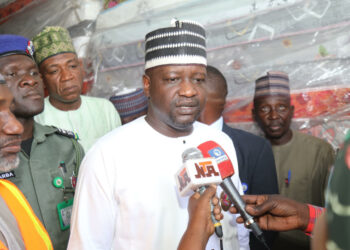 Dangote-led Flood C’ttee Delivers N1bn Relief Items To Borno Govt